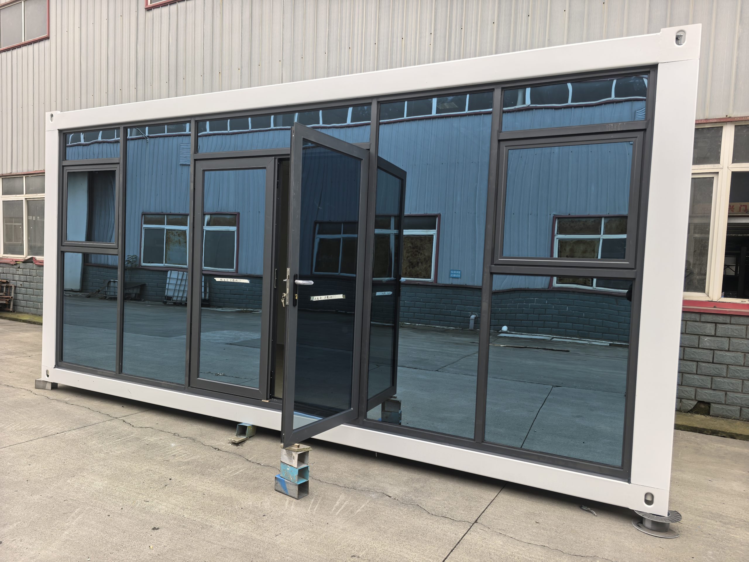 Corridor integrated extended box